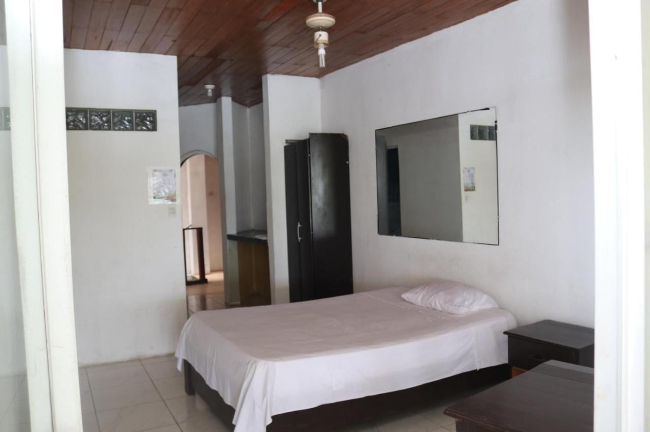 Amazon Breeze Hotel Iquitos Exterior photo